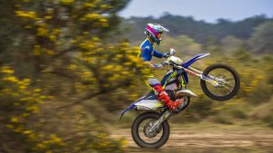 125 SE FACTORY