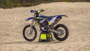 125 SE FACTORY
