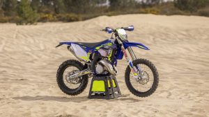 125 SE FACTORY